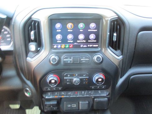 Used 2020 Chevrolet Silverado 2500 High Country w/ Z71 Off-Road Package image 12