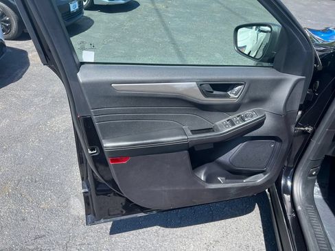 Certified 2022 Ford Escape S AWD/4WD image 10