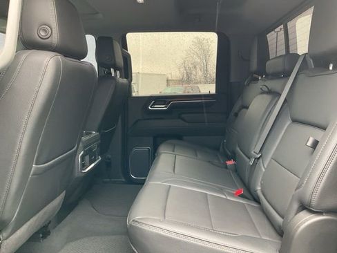 Used 2024 GMC Sierra 2500 Denali w/ Denali Reserve Package AWD/4WD image 9