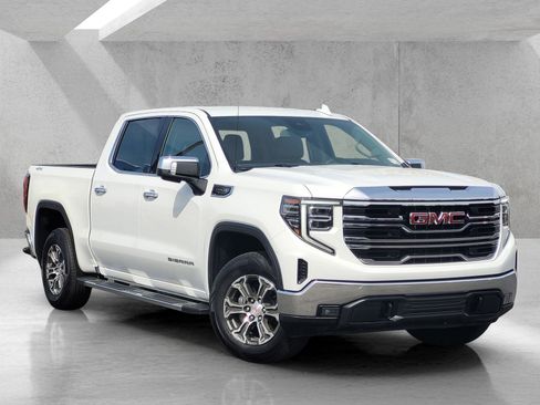 Used 2024 GMC Sierra 1500 SLT image 1