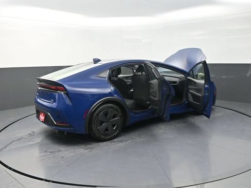 Used 2025 Toyota Prius LE FWD image 44