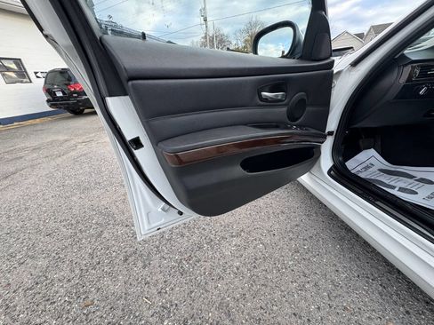 Used 2011 BMW 335i Sedan image 38