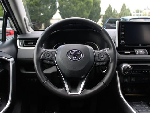 Used 2021 Toyota RAV4 XLE Premium AWD/4WD image 17