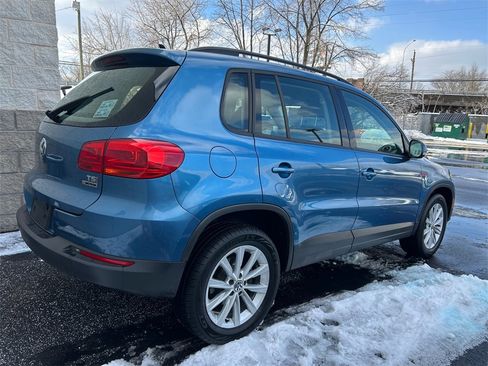 Used 2017 Volkswagen Tiguan Limited w/ Premium Package image 30