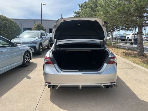 Used 2022 Toyota Camry XSE FWD image 15