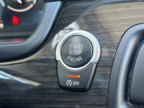 Used 2015 BMW 550i xDrive Sedan AWD/4WD image 16