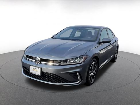 Used 2025 Volkswagen Jetta SE image 7