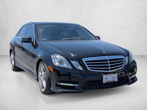Used 2013 Mercedes-Benz E 550 4MATIC Sedan image 3