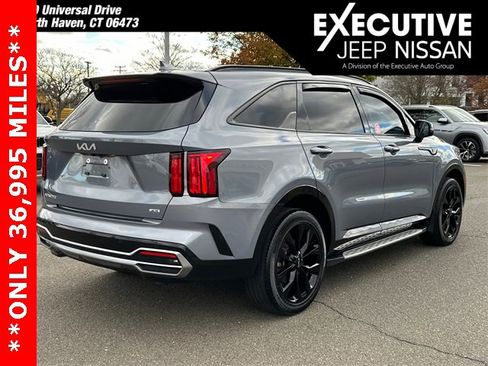 Used 2023 Kia Sorento SX image 2