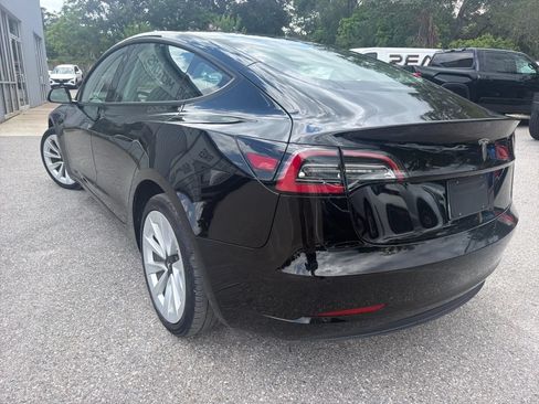 Used 2022 Tesla Model 3 Standard Range RWD image 10