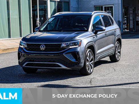 Used 2024 Volkswagen Taos SE image 3