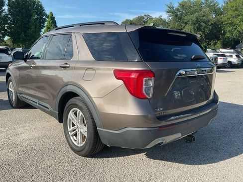 Used 2021 Ford Explorer XLT w/ Equipment Group 202A RWD image 7