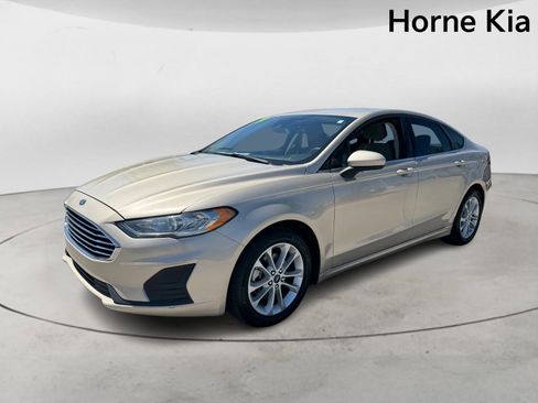 Used 2019 Ford Fusion SE FWD image 7
