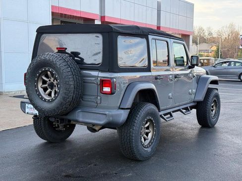 Used 2018 Jeep Wrangler Unlimited Sport S image 3