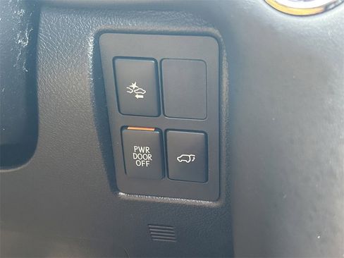 Used 2017 Lexus LX 570 4WD image 37