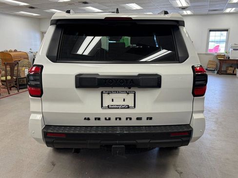 Used 2025 Toyota 4Runner TRD Off-Road image 22