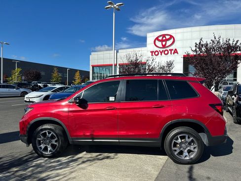Used 2022 Honda Passport TrailSport image 2