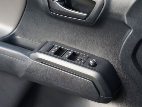 Used 2018 Toyota Tacoma SR w/ SR Convenience Package RWD image 29
