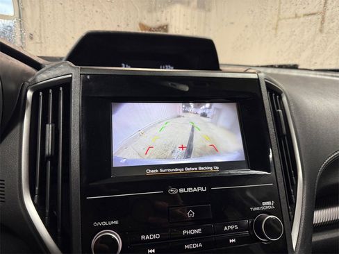 Used 2017 Subaru Impreza 2.0i Premium image 18