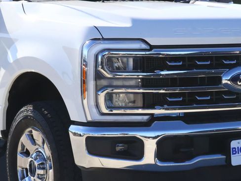 Used 2025 Ford F250 Lariat w/ Chrome Package image 8