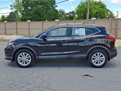 Used 2017 Nissan Rogue Sport SV w/ SV All-Weather Package AWD/4WD image 8