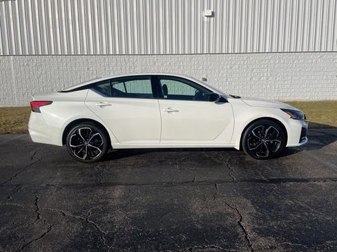 Used 2024 Nissan Altima 2.5 SR image 17