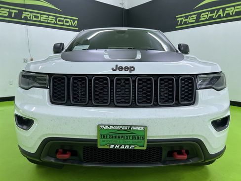 Used 2018 Jeep Grand Cherokee Trailhawk w/ Trailhawk Luxury Group AWD/4WD image 3