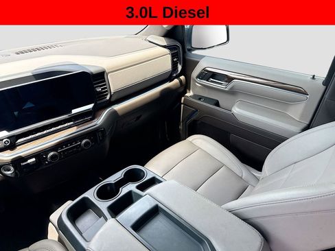 Used 2024 Chevrolet Silverado 1500 LT AWD/4WD image 23