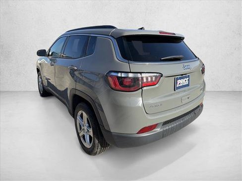Used 2024 Jeep Compass Latitude AWD/4WD image 3