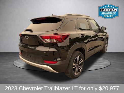 Used 2023 Chevrolet TrailBlazer LT w/ Convenience Package AWD/4WD image 3