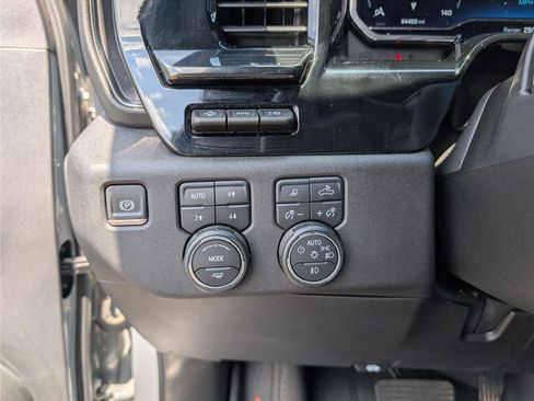Used 2024 Chevrolet Silverado 2500 ZR2 w/ Technology Package AWD/4WD image 31