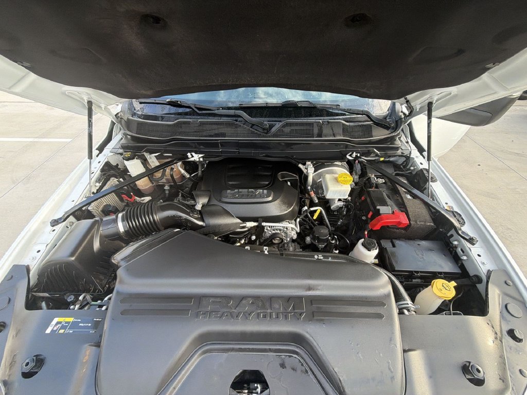 Used 2024 RAM 2500 Tradesman w/ Chrome Appearance Group AWD/4WD image 13