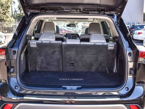 Used 2022 Toyota Highlander Platinum image 24