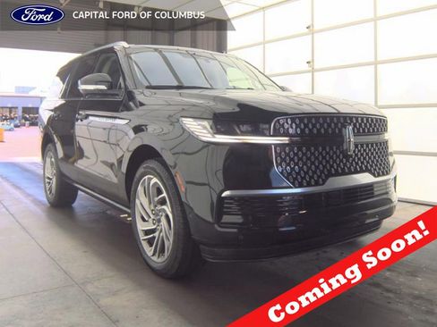 Used 2025 Lincoln Navigator Reserve image 1