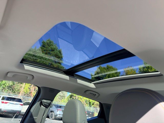 Used 2023 Chevrolet Bolt EUV Premier w/ Sun & Sound Package FWD image 19