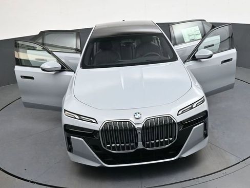 New 2026 BMW 740i xDrive image 38
