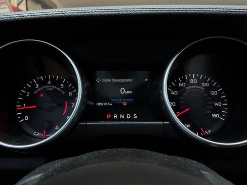 Used 2019 Ford Mustang Coupe RWD image 32