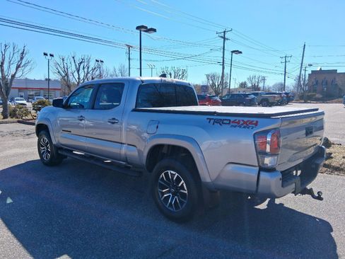 Used 2021 Toyota Tacoma TRD Sport w/ TRD Premium Sport Package image 5