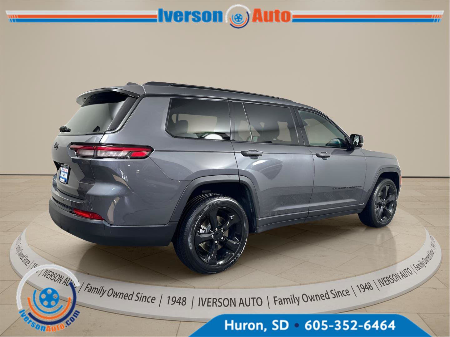 Used 2024 Jeep Grand Cherokee L Altitude AWD/4WD image 12