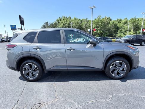 Used 2025 Nissan Rogue SV FWD image 4