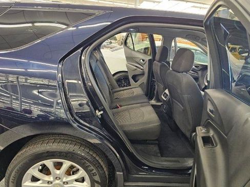 Used 2020 Chevrolet Equinox LT FWD image 34