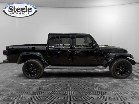 Used 2023 Jeep Gladiator Overland AWD/4WD image 6