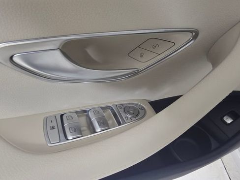 Used 2023 Mercedes-Benz E 350 4MATIC Sedan image 15