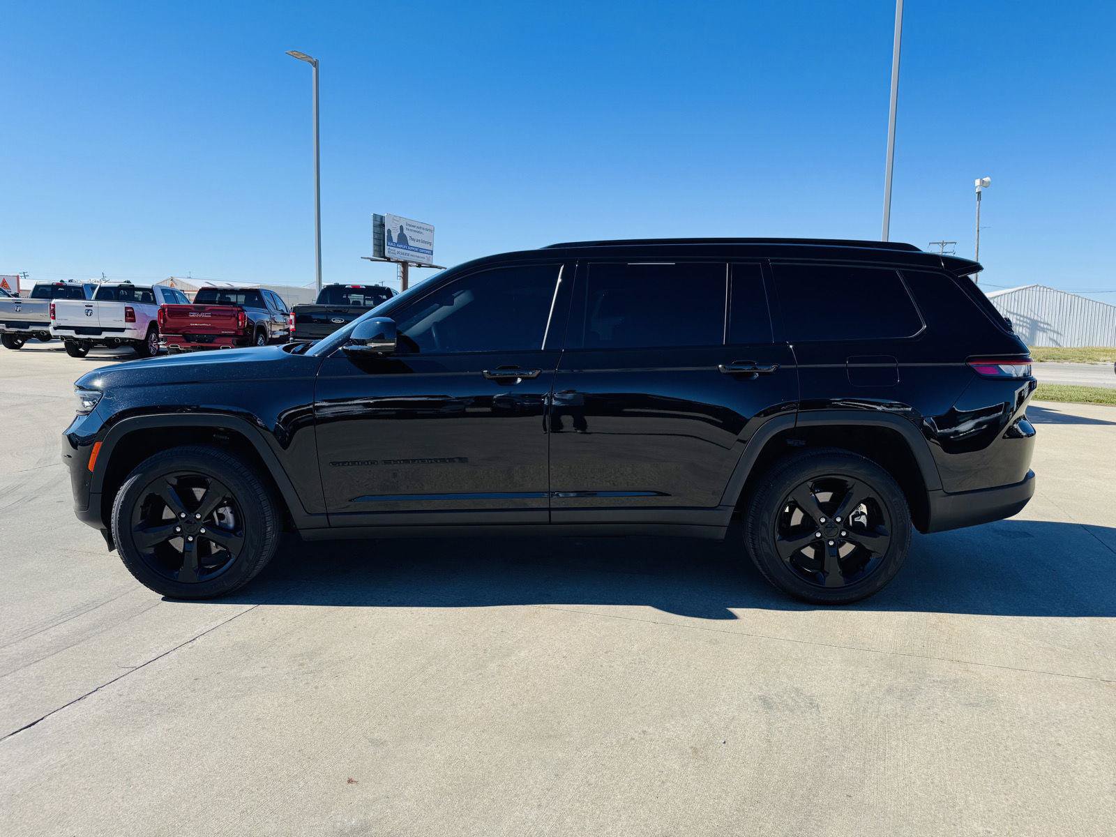 Used 2023 Jeep Grand Cherokee L Limited w/ Luxury Tech Group II AWD/4WD image 43