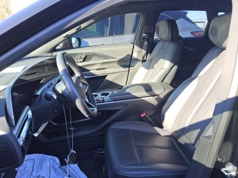 Used 2024 Cadillac Lyriq Sport image 6