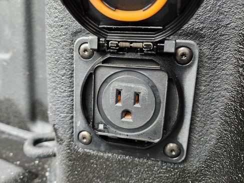 Used 2024 GMC Sierra 2500 SLE w/ SLE Value Package; image 33