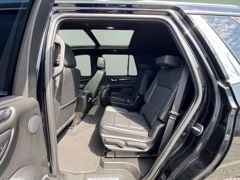 Used 2023 GMC Yukon Denali AWD/4WD image 12