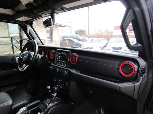 Used 2021 Jeep Gladiator Overland image 10