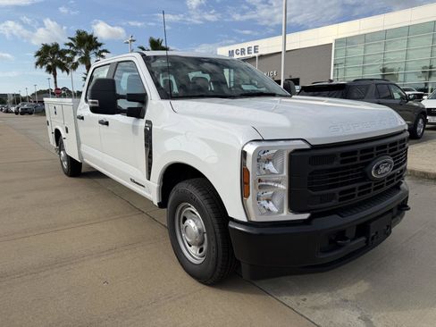 New 2026 Ford F350 XL w/ XL Driver Assist Package RWD image 2