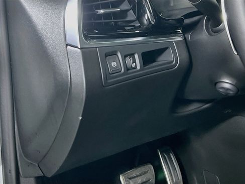 Used 2025 Cadillac XT6 Sport AWD/4WD image 10